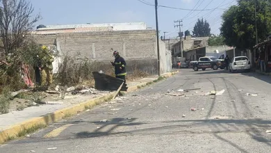 En el lugar fue localizado sin vida un hombre de aproximadamente 38 años de edad, quien se encontraba dentro del inmueble al momento de la explosión.