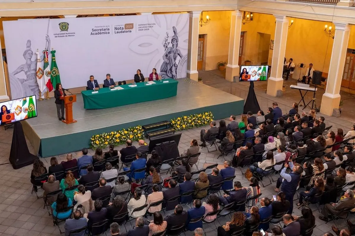 Presenta UAEMéx modelo educativo que guiará gestión 2025–2029 y reconoce con Nota Laudatoria 2025 a académicas y académicos