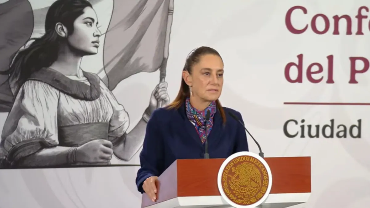 Maestros de la CNTE avanzan desde el Ángel de la Independencia en protesta por falta de diálogo con autoridades.