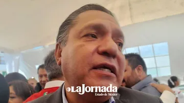 Empieza pavimentación con nueva tecnología en calle Bicentenario de Huichochitlán