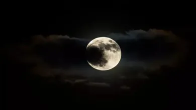 La próxima luna negra estacional será visible el 20 de agosto de 2028, mientras que la siguiente de tipo mensual ocurrirá el 31 de agosto de 2027.