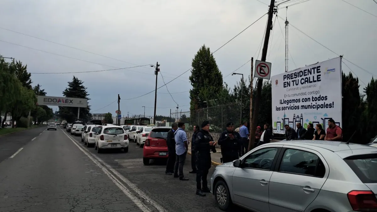Se movilizan taxistas en Metepec tras detención de presuntos extorsionadores