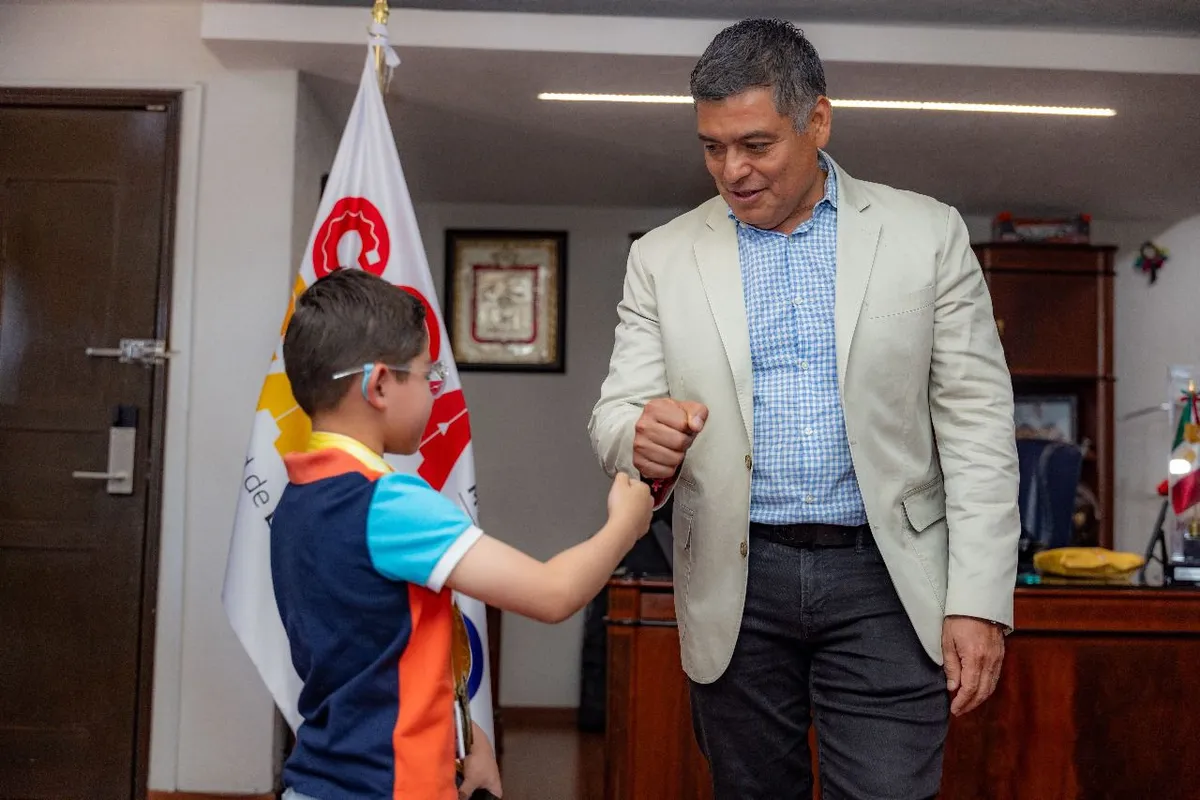 Niños deportistas de Coacalco reciben estímulos económicos