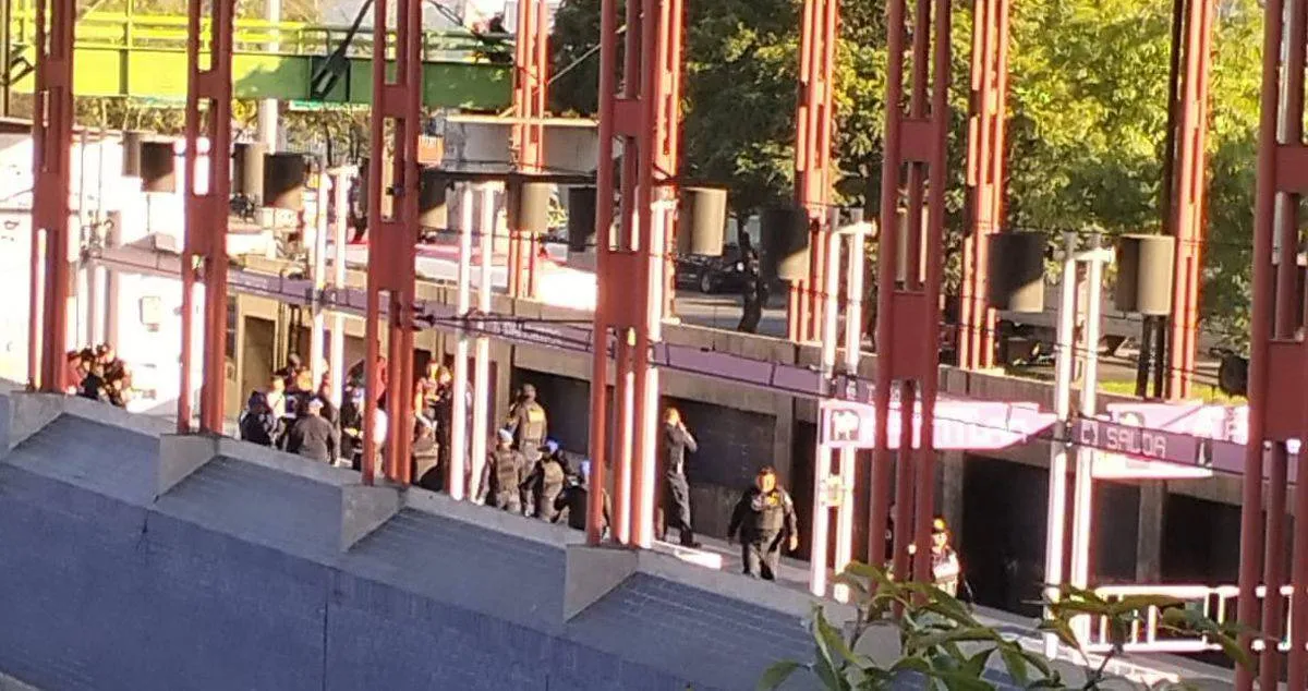 Asesinan a un hombre en andén de la estación Tepalcates de la Línea A del Metro