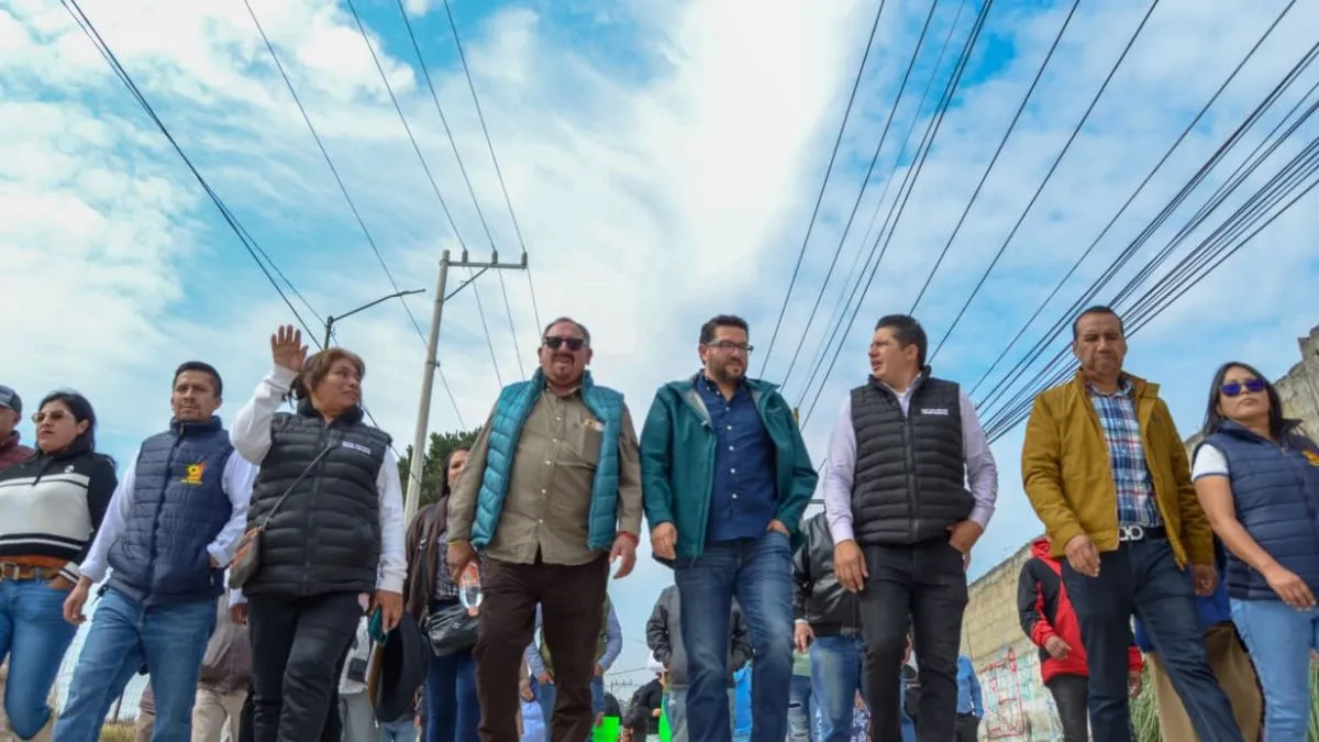 Adolfo Solis entrega rehabilitación de casi kilómetro y medio de la carretera Almoloya–Colinas del Sol