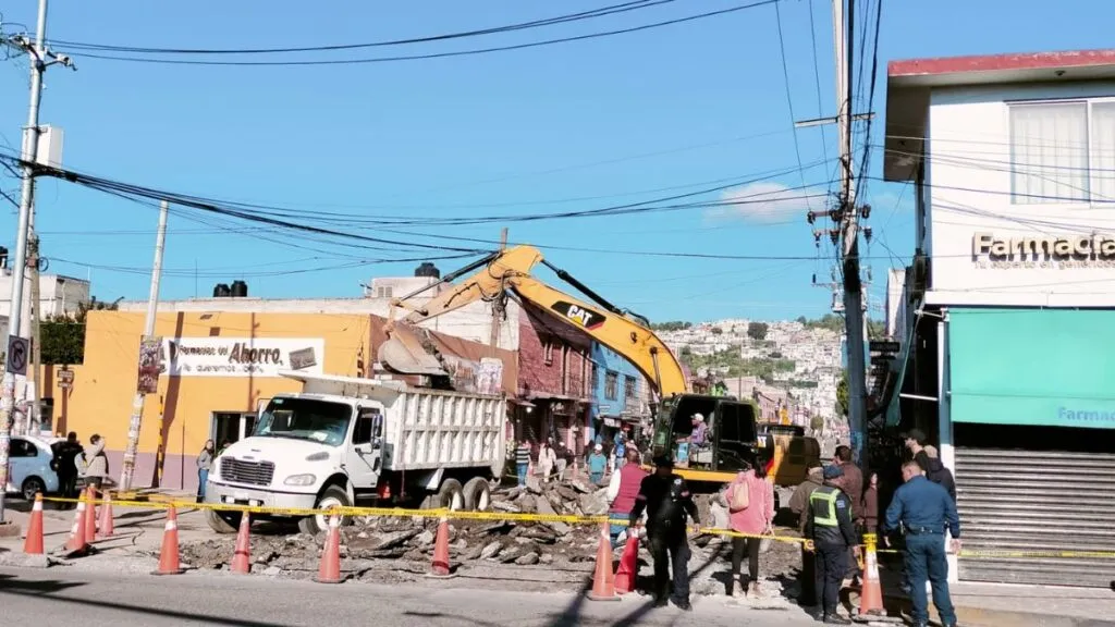 Habitantes de Tenango piden detener obras innecesarias en cabecera municipal