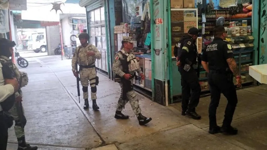Vecinos y policías de Chimalhuacán acuerdan reforzar seguridad