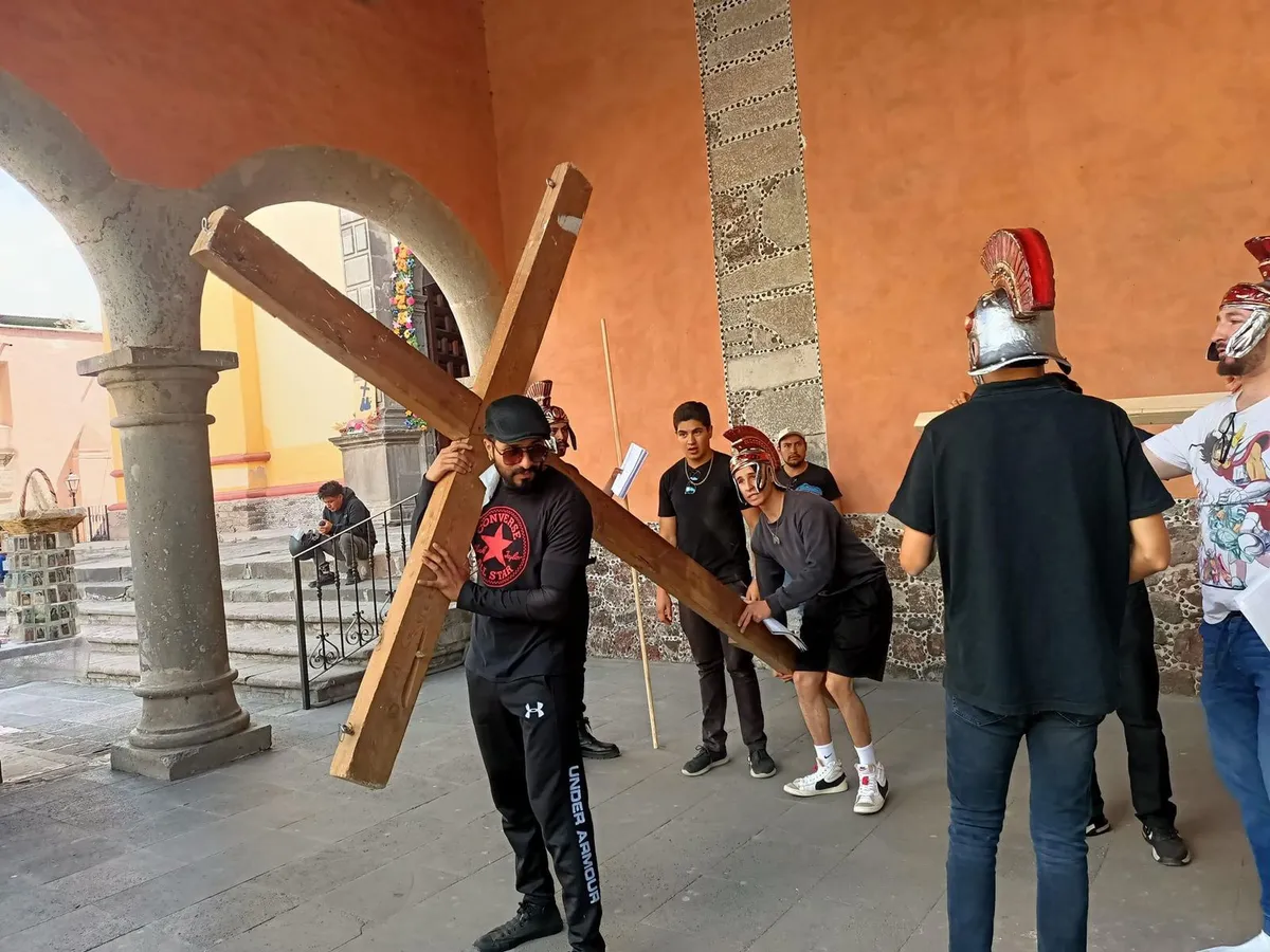 Texcoco: Organizan primer Viacrucis viviente en la catedral