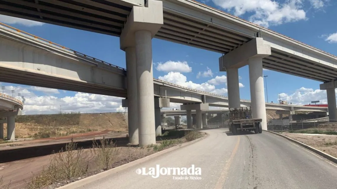 Tultepec: Demandan concluir y rehabilitar vías estatales que conectan al AIFA