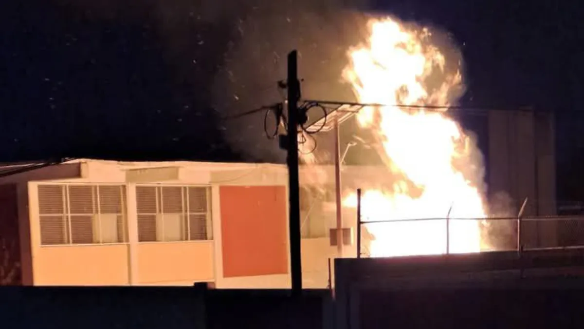 [VIDEO] Se registró un incendio en secundaria de Nezahualcóyotl