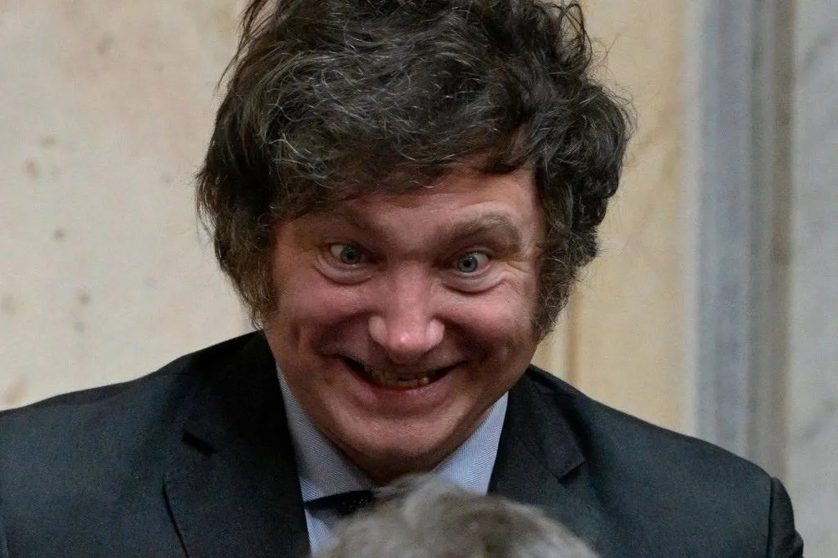 Milei despide a funcionario ante sospecha de corrupción en su gobierno