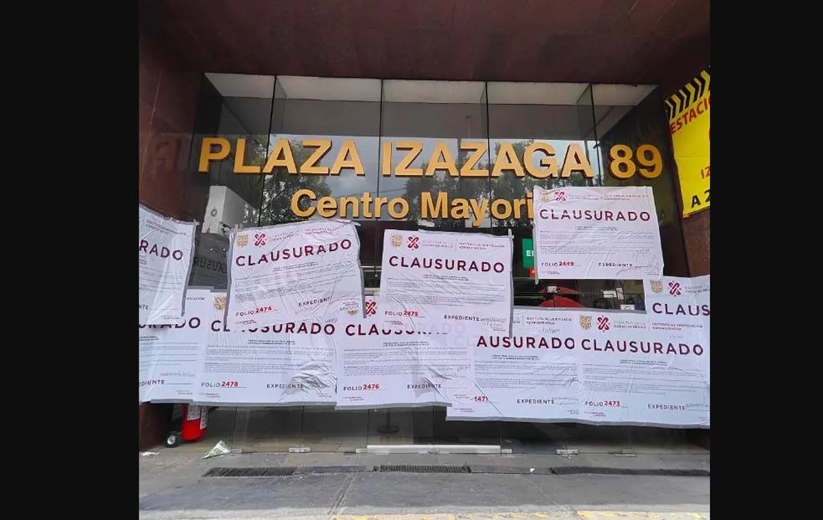 En este centro comercial, conocido también como la Plaza China y que se ubica en el Centro Histórico de la Ciudad de México, se podían encontrar productos desde belleza, electrodomésticos, ropa, productos para mascotas, niños, entre otras cosas. Foto: LA Jornada.