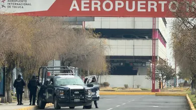 México realizó una nueva entrega masiva de capos del Altiplano a Estados Unidos, tras un fuerte operativo aéreo desde el penal en Edomex.