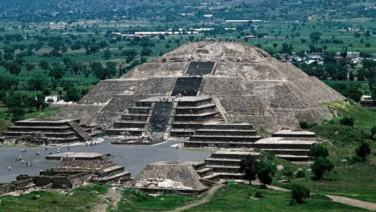 Reabrirán ascenso a la Pirámide de la Luna en Teotihuacán