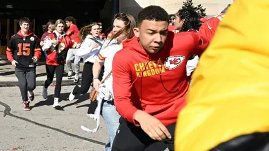 Foto de un aficionado de Kansas City durante el tiroteo en el desfile del festejo.