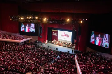 Con Andrés Manuel López Beltrán en primera fila, Morena festeja 15 años de su fundación
