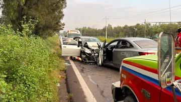 Conductor muere rumbo a paseo en globo en Teotihuacán; hay tres extranjeros heridos