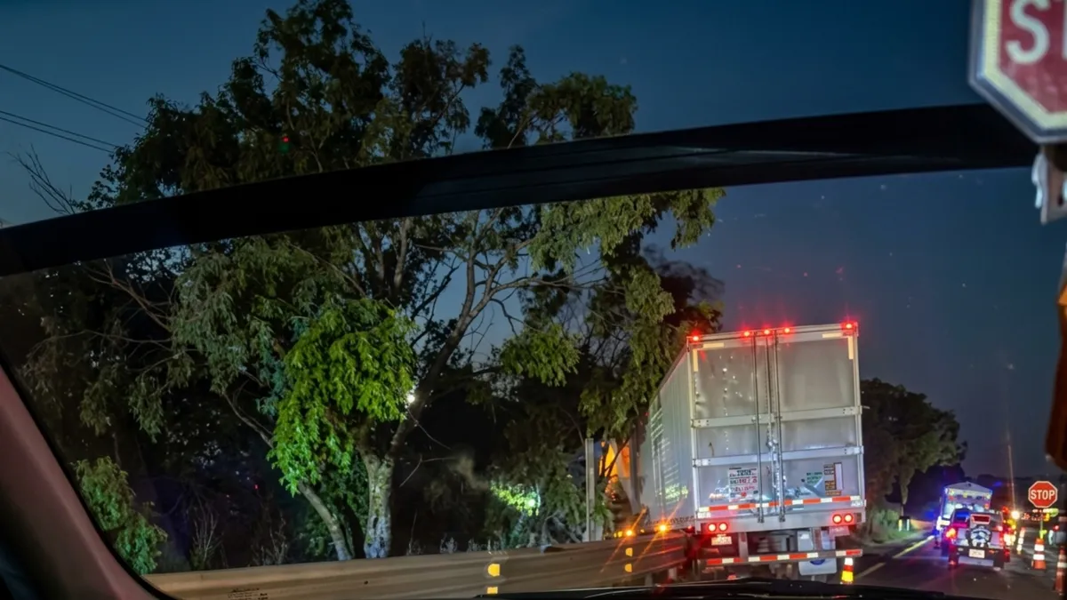 Tráiler choca en la Ixtlahuaca-Toluca, hay reducción de carriles