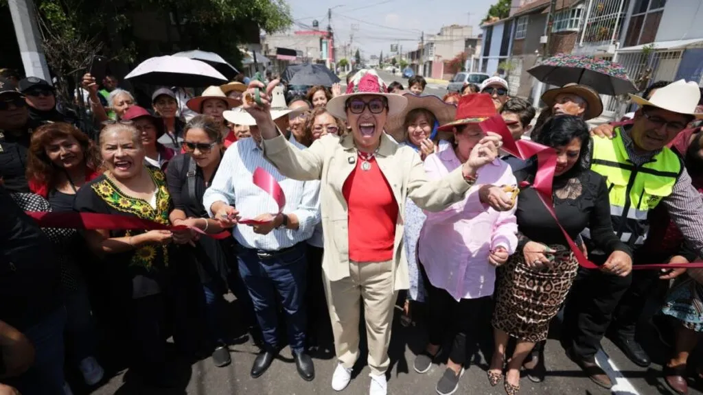Tras décadas de abandono, el cambio llega a Rinconada de Aragón en Ecatepec, Azucena Cisneros entrega repavimentación de calles