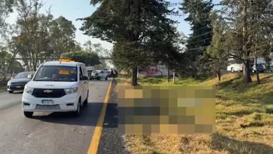 El accidente ocurrió durante la madrugada, cuando la víctima fue embestida por un vehículo Nissan el cual fue abandonado en la zona.