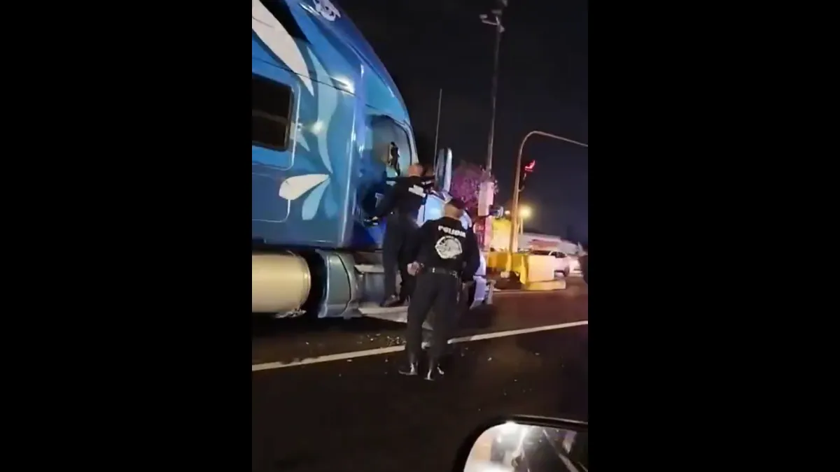 Trailero desata balacera y persecución en la México- Texcoco [VIDEO]