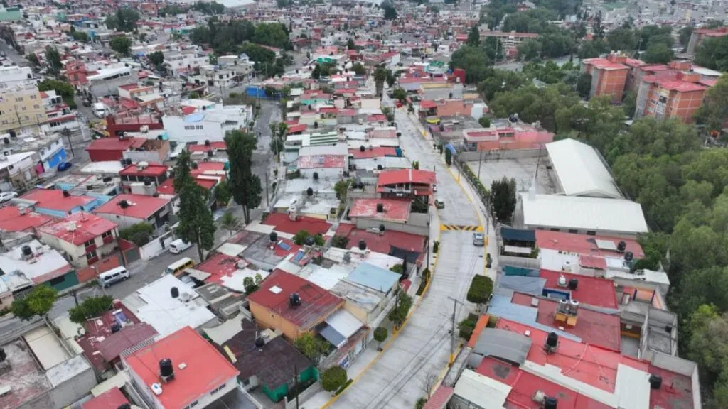 Ecatepec proyecta 600 kilómetros de pavimentación en 2026