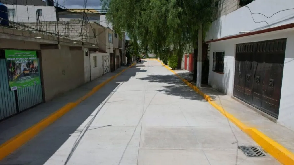 Llevan repavimentaciones, drenaje y agua potable a calles de la colonia Ejido de Santa María Tulpetlac