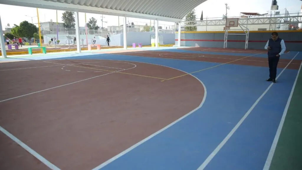 Azucena Cisneros entrega renovados los parques Estrella de Oriente y Citlaltépetl