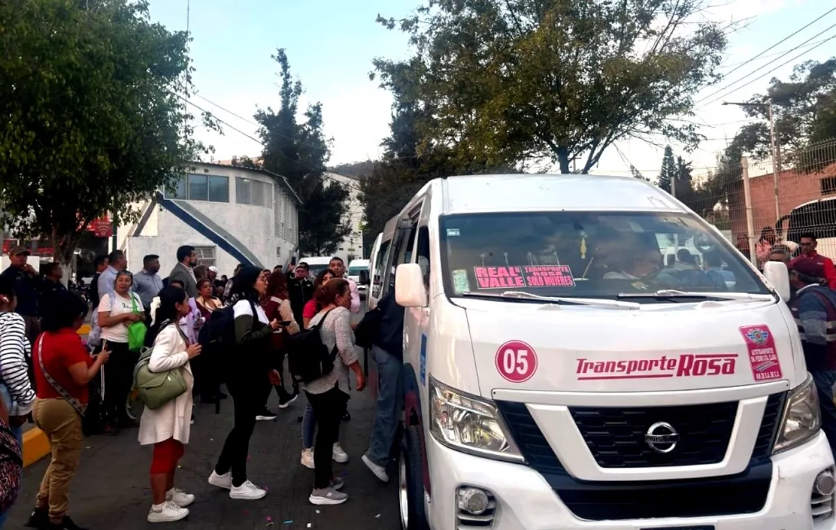 EDOMEX estrena Transporte Rosa exclusivo para mujeres en la ruta Indios Verdes-Acolman