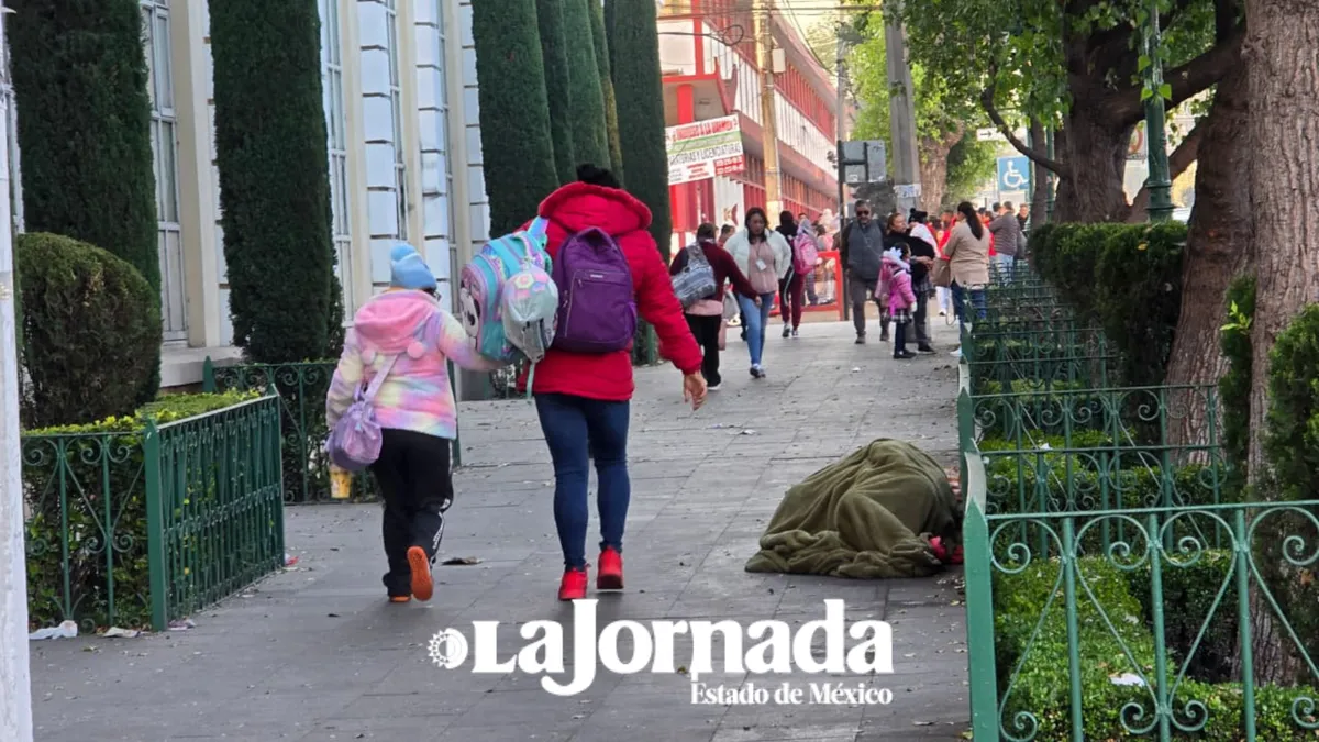 Toluca refuerza acciones para proteger del frío a personas en situación de calle