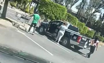 Video: Exhiben a policías en Valle de Chalco