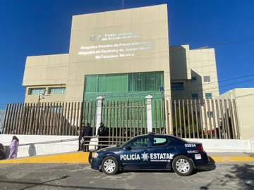Ixtapaluca: amplía jueza audiencia de policías