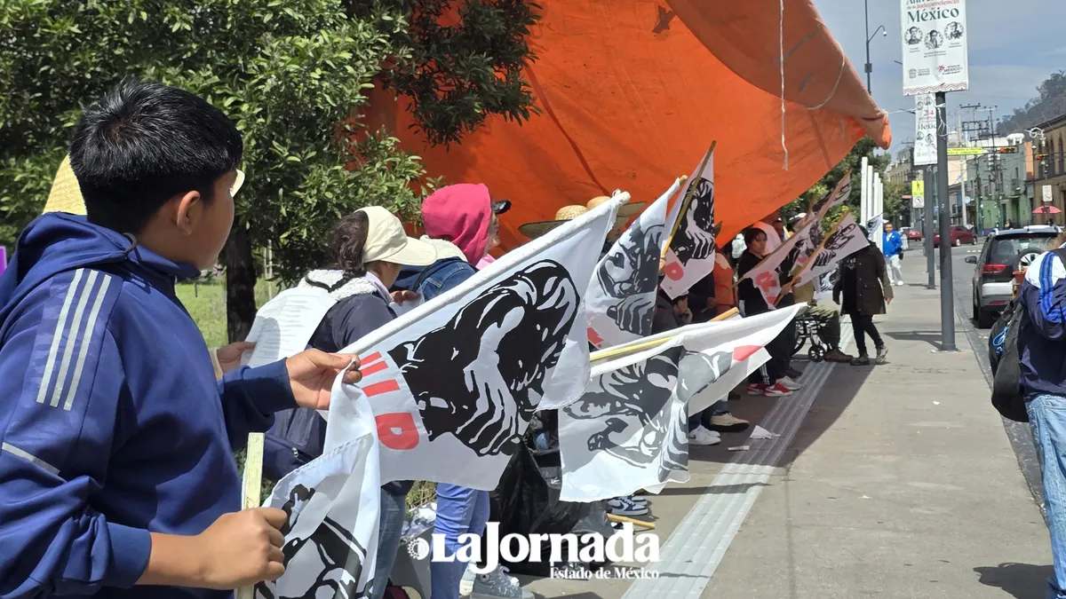 Maestros de Chimalhuacán exigen infraestructura escolar segura