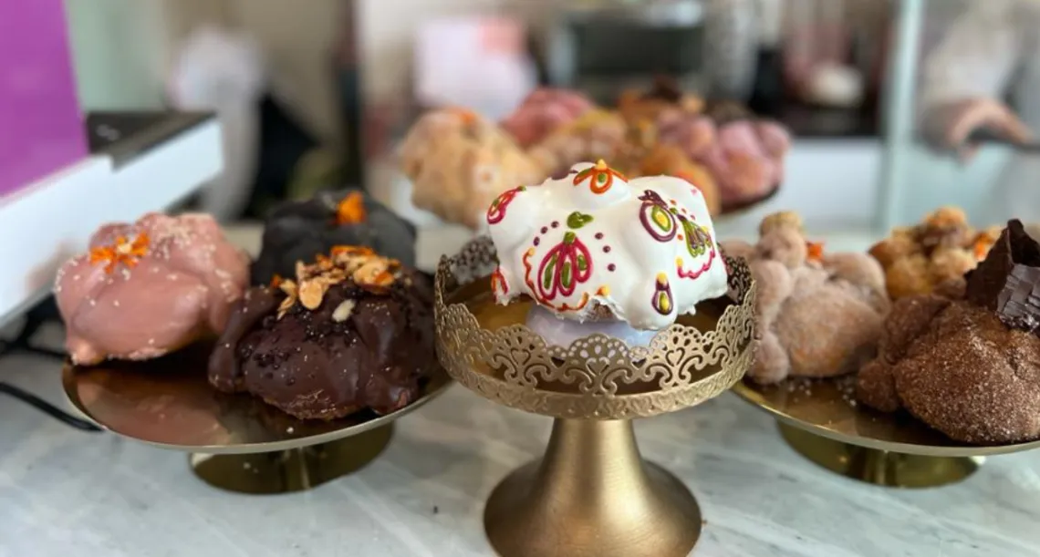 Pan de hojaldra con alfeñique, una combinación explosiva 