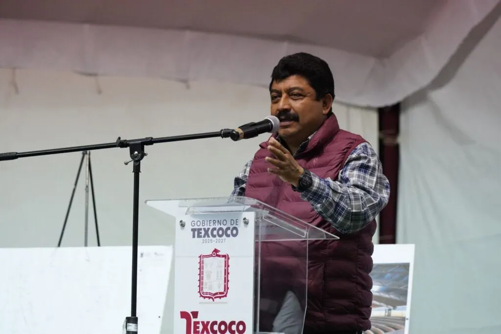 La gobernadora Delfina Gómez Álvarez dio el banderazo de inicio de obra de teatro al aire libre de Texcoco