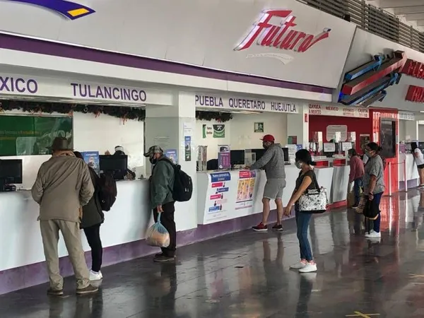 Tres días después de que se registrara la muerte de una persona al interior de la Central de Autobuses de Pachuca, la noche de este sábado se reportó el fallecimiento de otro hombre.