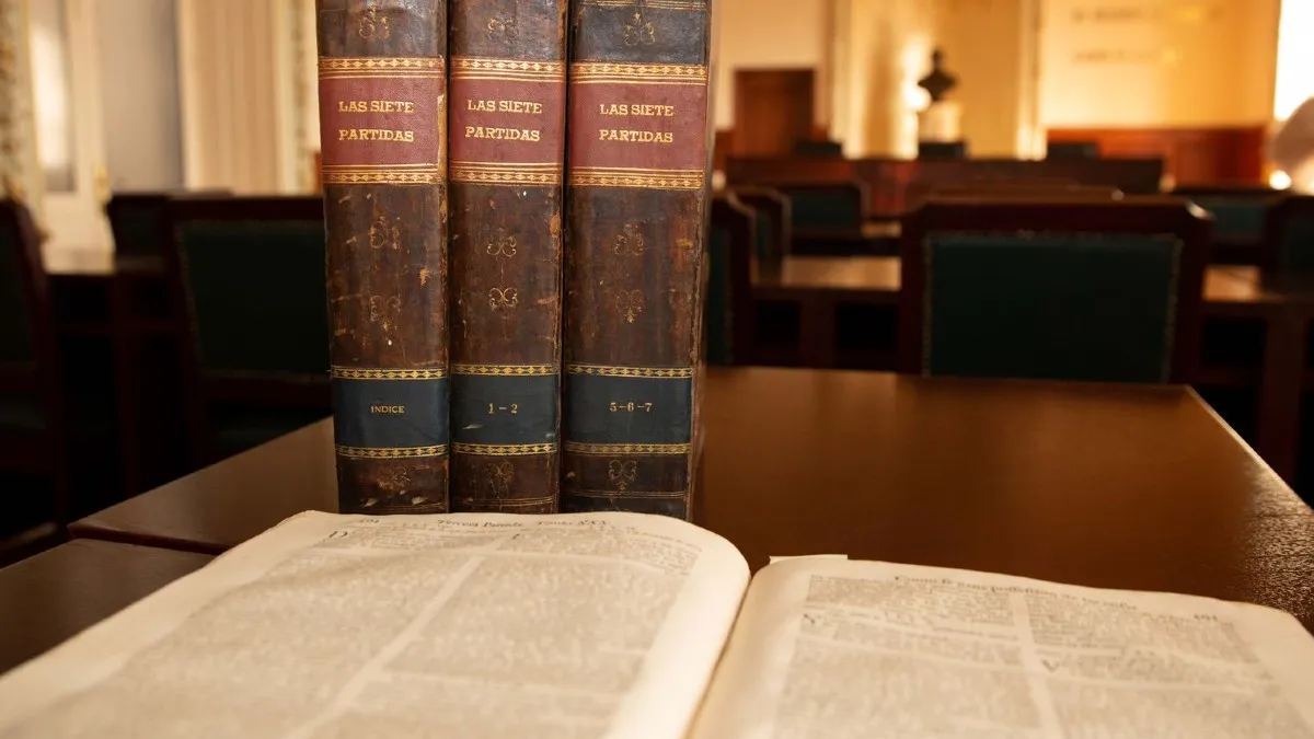El Poder Judicial del EDOMEX conserva libro histórico y jurídico