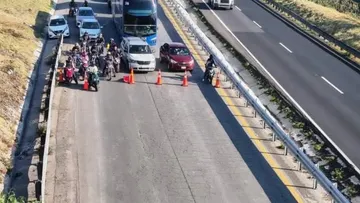 [VIDEO] Accidente en el Circuito Exterior Mexiquense provoca afectaciones viales rumbo a Texcoco