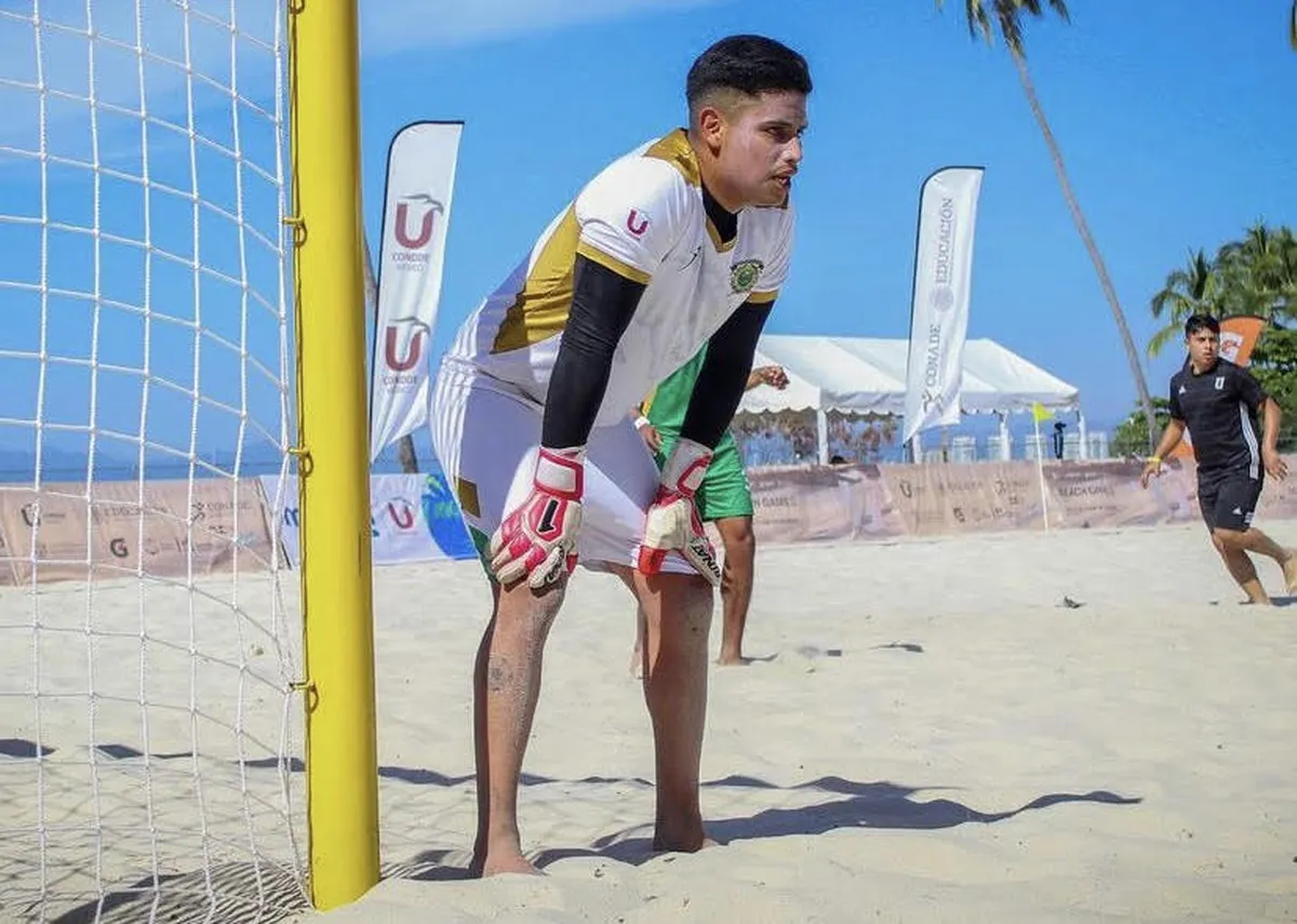 De pensar en retirarse a pelear por un lugar en la selección de futbol de playa