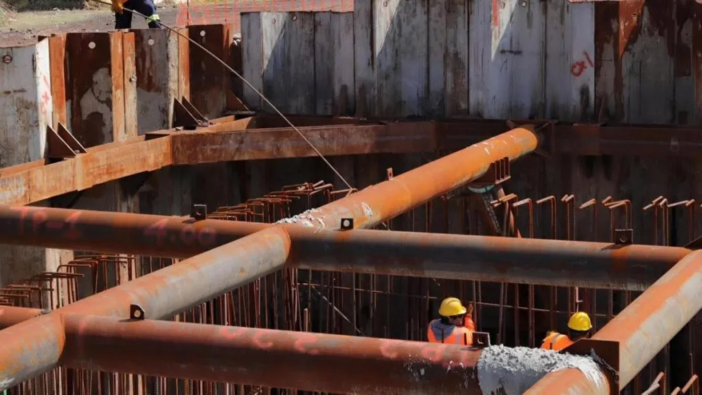 Reconstrucción del puente vehicular de Periférico Oriente avanza tras daños estructurales