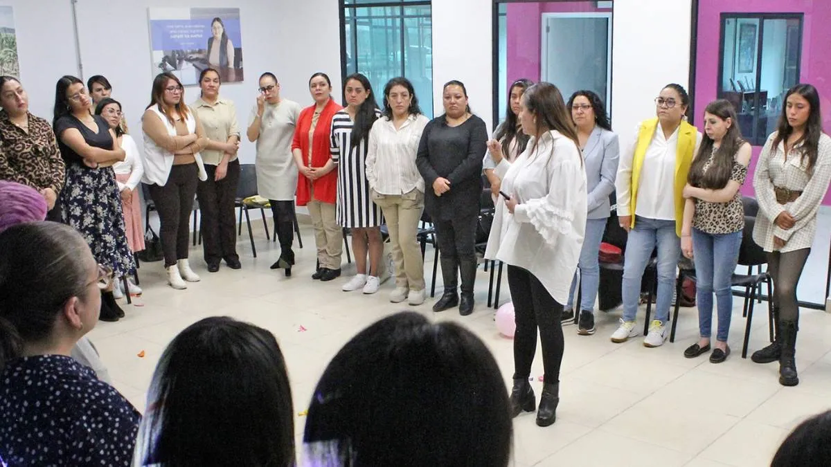Docentes mexiquenses fortalecen su salud emocional