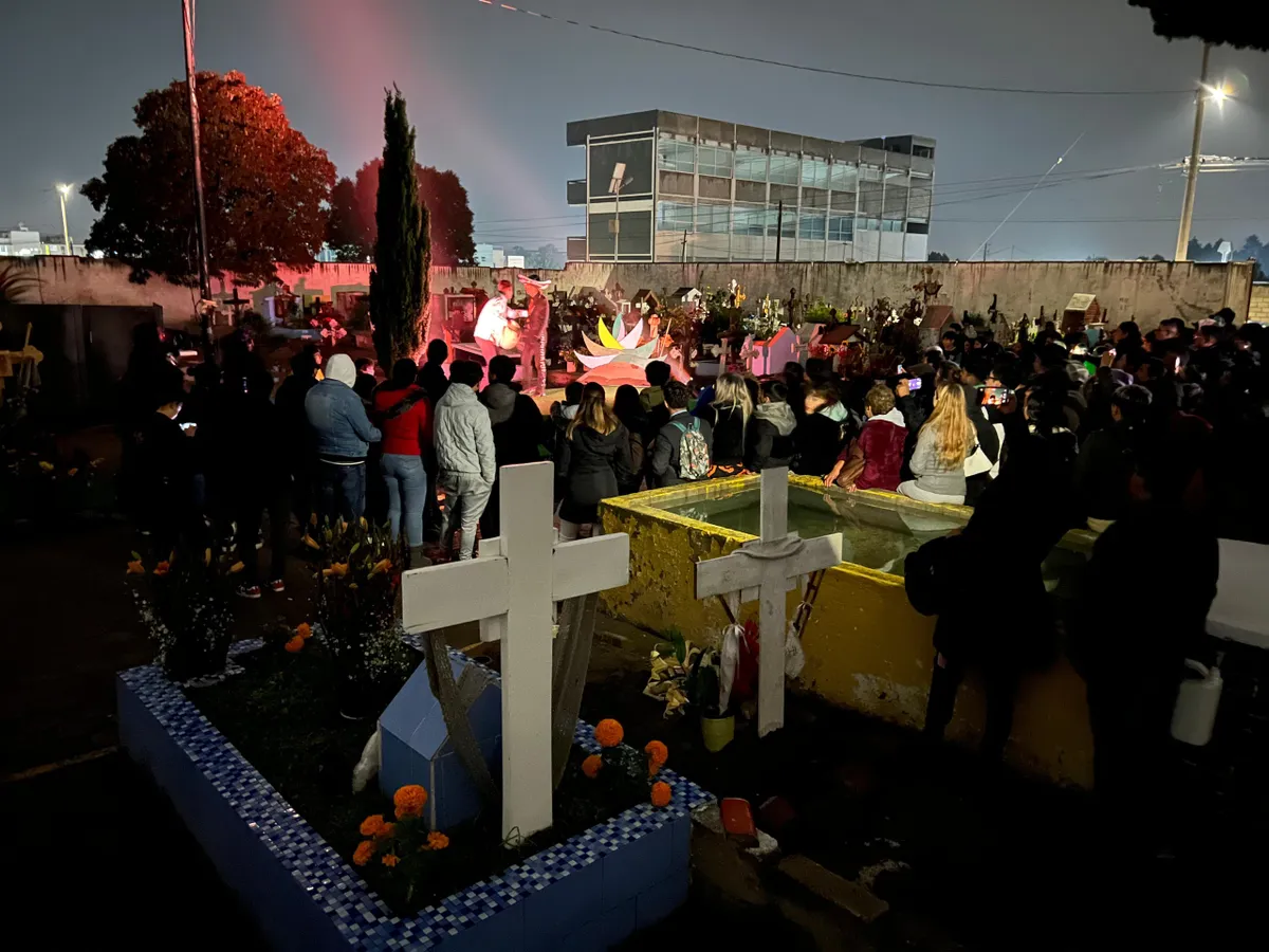 Regocija Metepec a visitantes con programa cultural por día de muertos