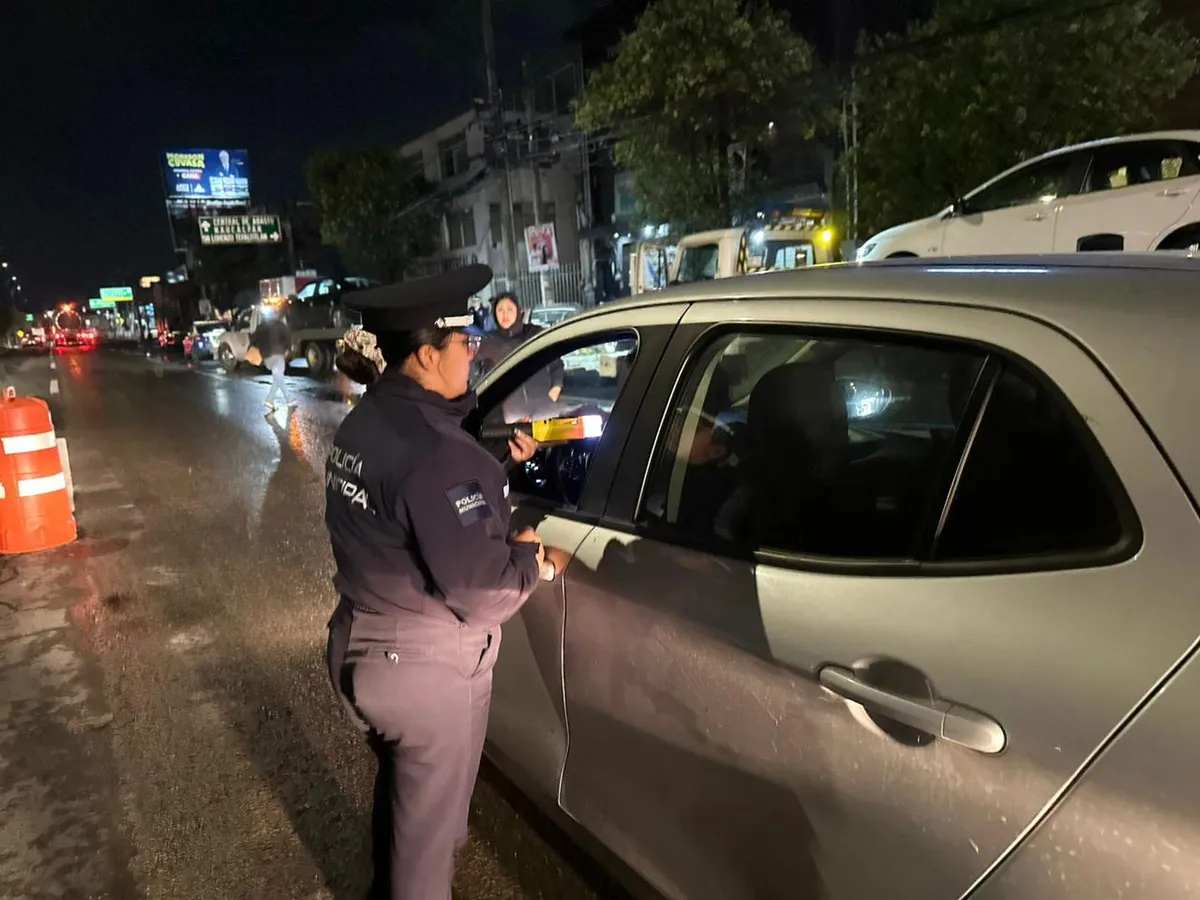 Alcoholímetro en Toluca deja 25 autos remitidos al corralón