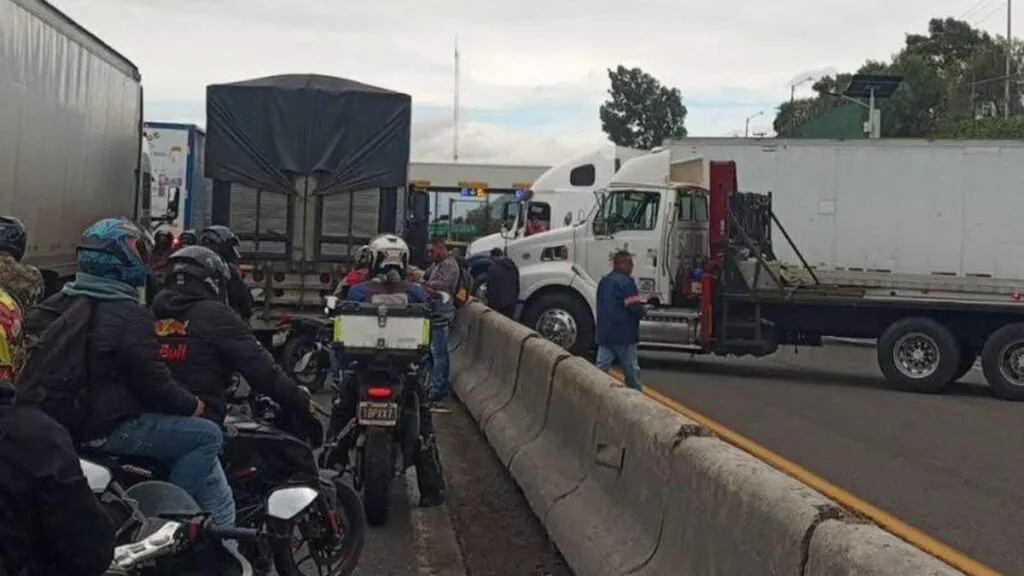 AMOTAC sí bloquea la México-Pachuca pese a acuerdo anunciado por Segob