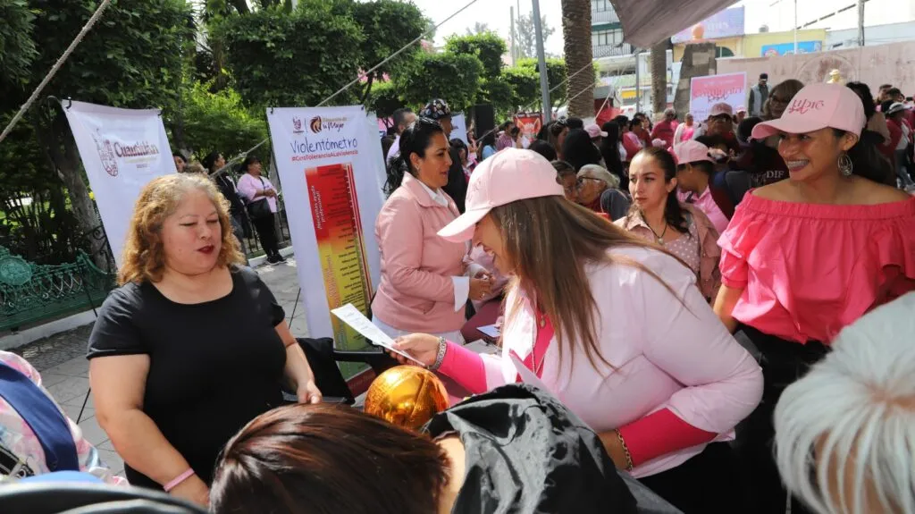 Refuerza Juanita Carrillo, la concientización y la prevención en la lucha contra el cáncer de mamá