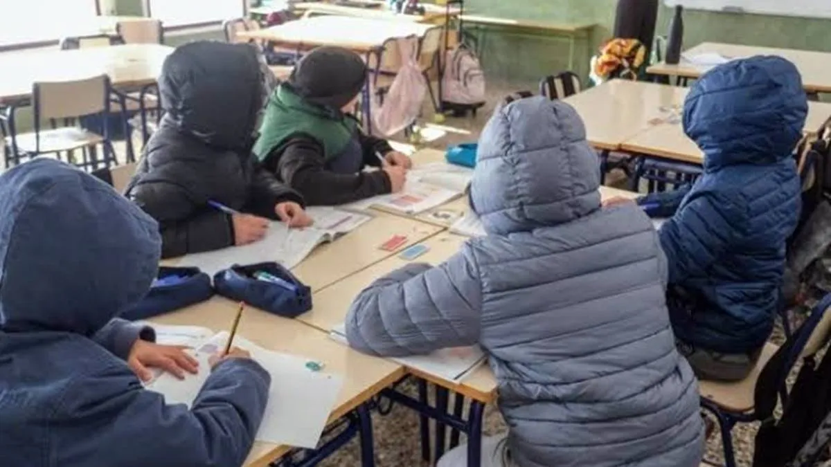 Padres de familia del Edomex piden retrasar horario escolar por bajas temperaturas