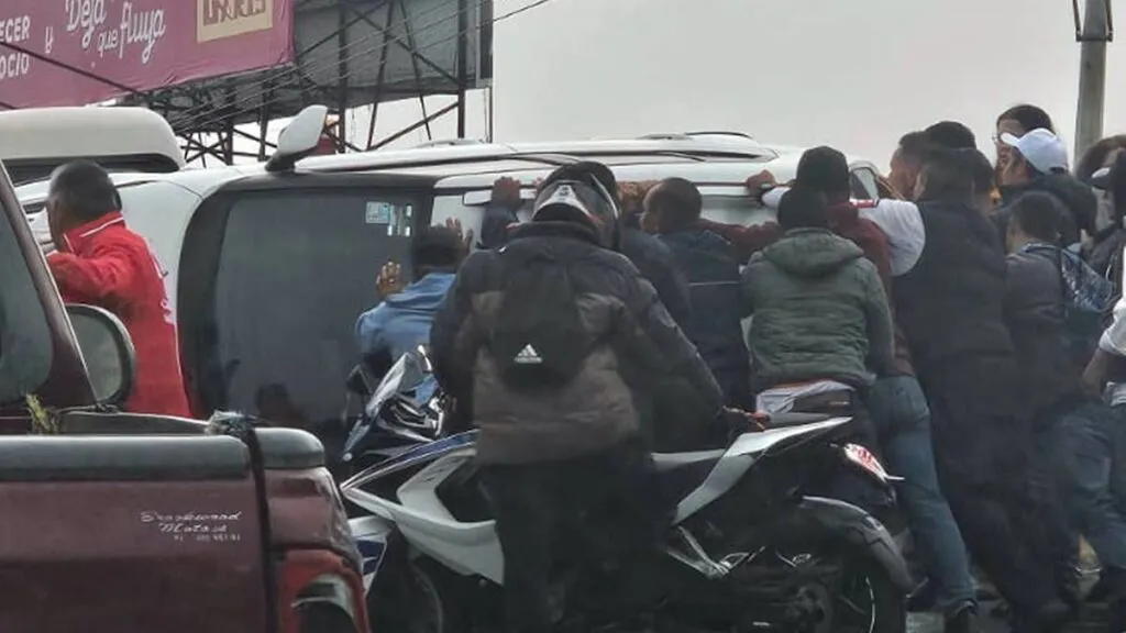 Varios accidentes en Paseo Tollocan dirección CDMX