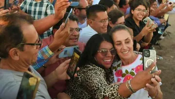 Sheinbaum entrega en Sonora tarjetas de Pensión Mujeres Bienestar
