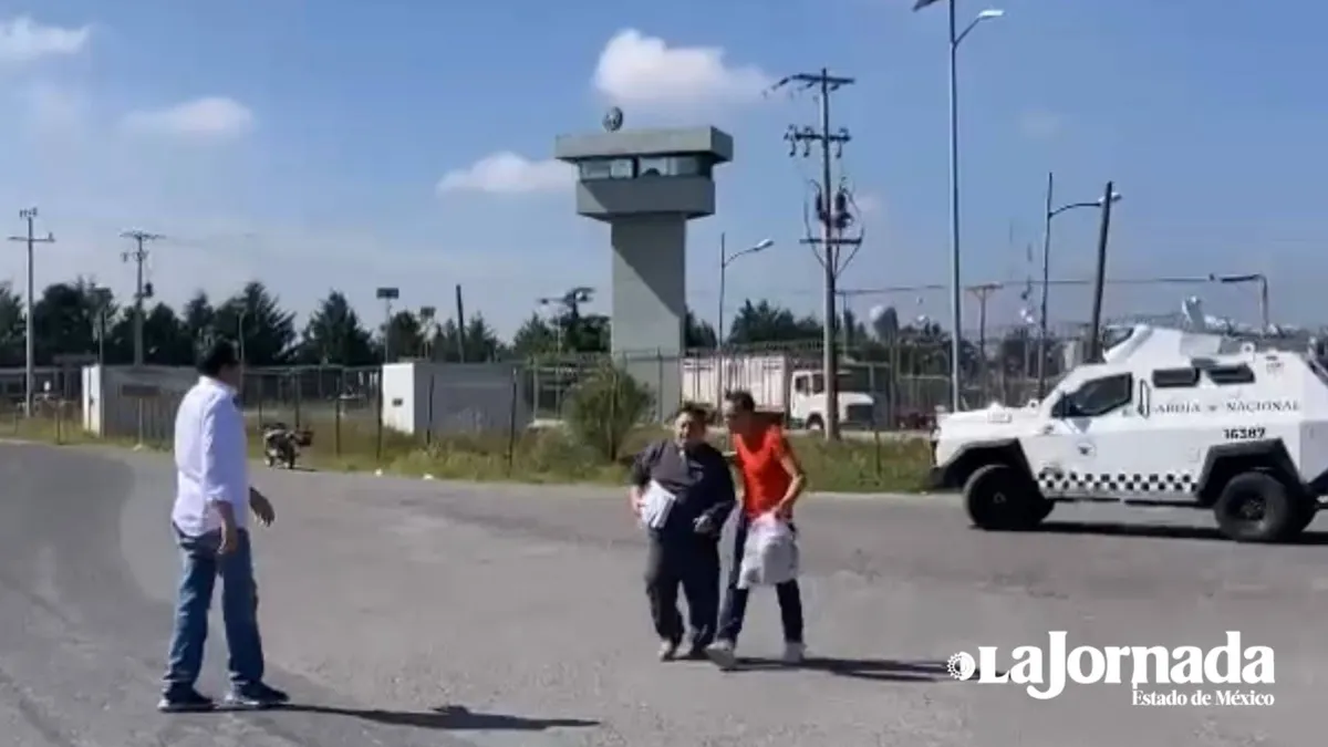 Recobra su libertad Uriel Carmona fiscal de Morelos, sale por propio pie del Altiplano