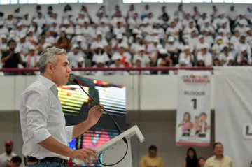 Ecatepec entrega tarjeta “La Valedora” a 20 mil madres y padres solteros